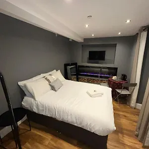 Homestay Cosy Double Bed With Fire Place, Edinburgh